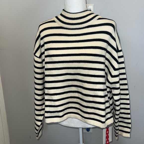 Women’s Top (STRIPED HIGH NECK OVERSIZED CROP
SWEATER) - Picture 5 of 6